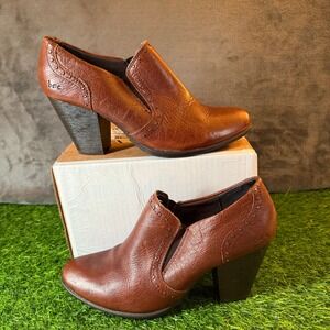 b.o.c. Born Concept Cognac Leather Studded Ankle Booties Heel Womens size 9 M